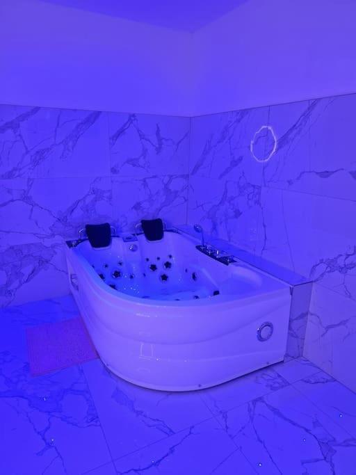 Maison Chic Avec Jacuzzi Nogent Sur Oise Yaospa60 エクステリア 写真