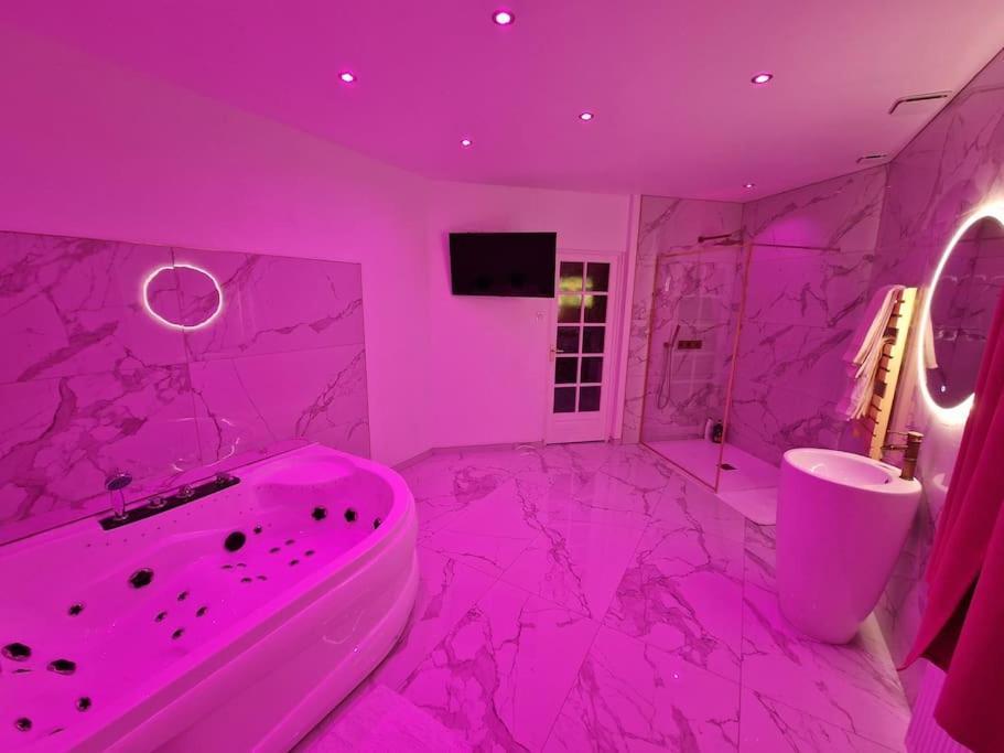 Maison Chic Avec Jacuzzi Nogent Sur Oise Yaospa60 エクステリア 写真