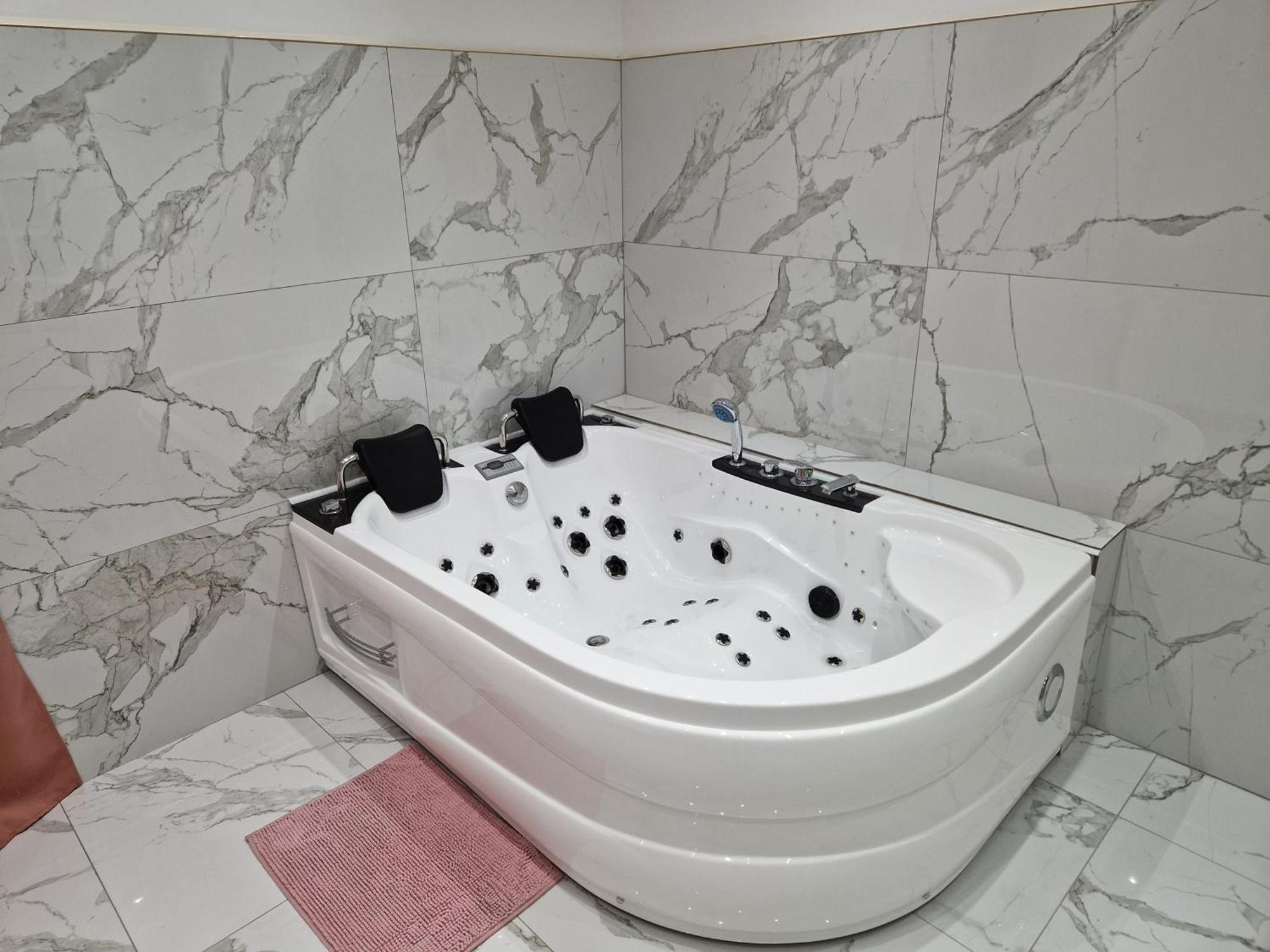 Maison Chic Avec Jacuzzi Nogent Sur Oise Yaospa60 エクステリア 写真