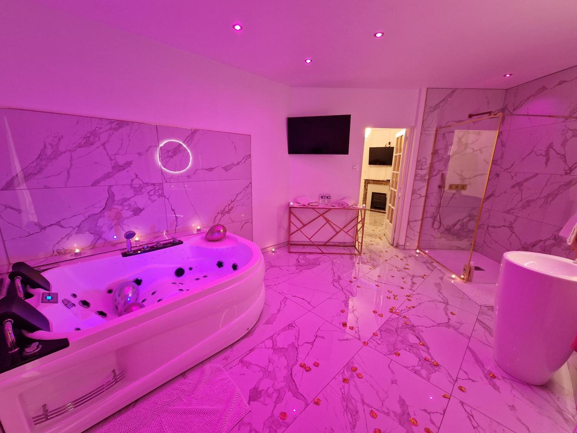 Maison Chic Avec Jacuzzi Nogent Sur Oise Yaospa60 エクステリア 写真