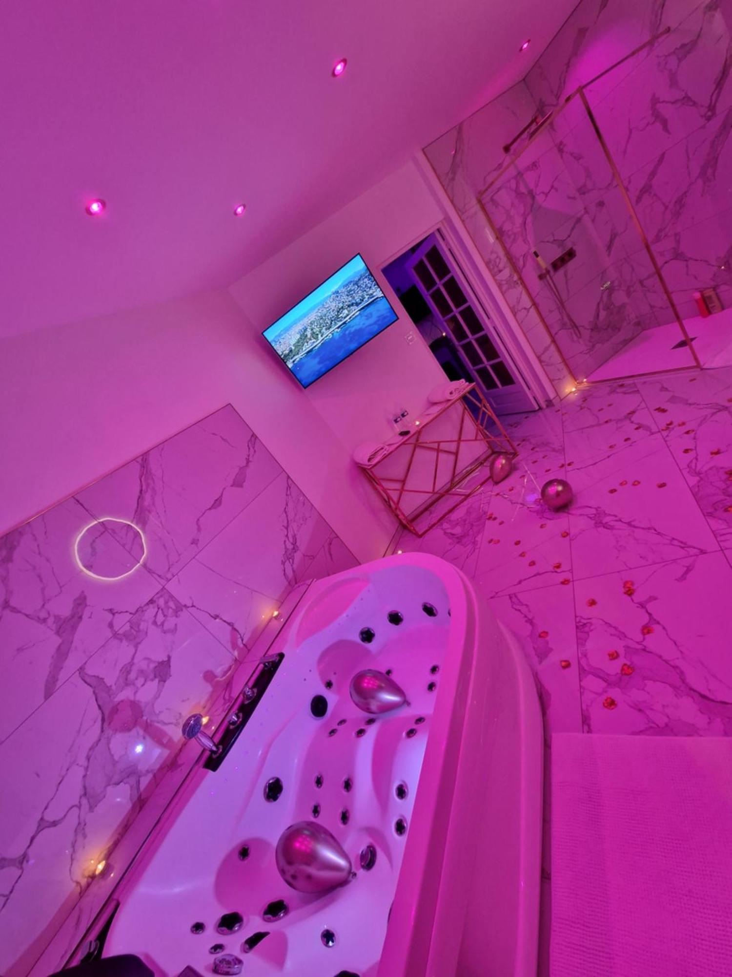 Maison Chic Avec Jacuzzi Nogent Sur Oise Yaospa60 エクステリア 写真